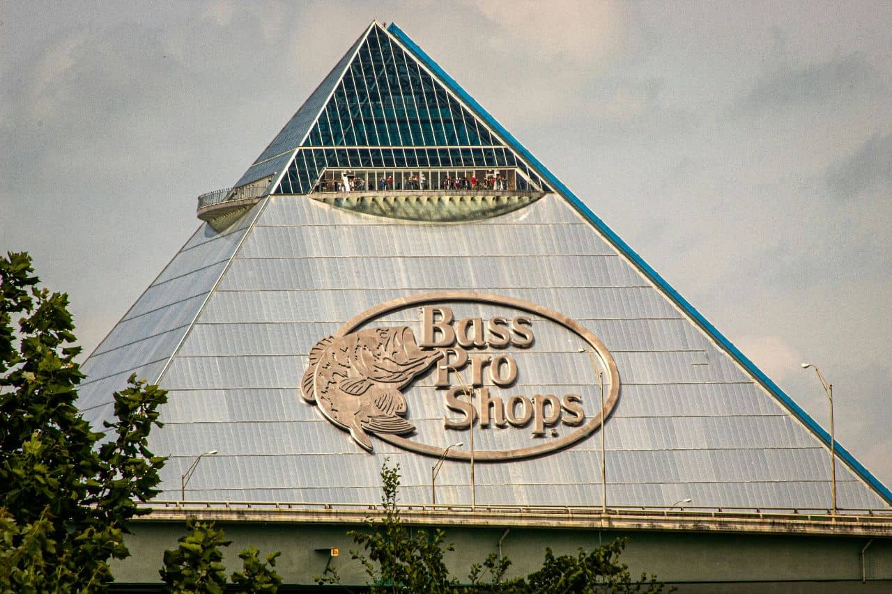 Bass Pro Shops & Cabela's