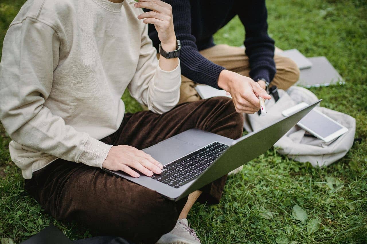 DOD MWR Libraries: Continuing Education